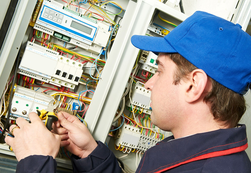 Tecnico-en-Instalaciones-Electricas-y-Automaticas-01-1.jpg